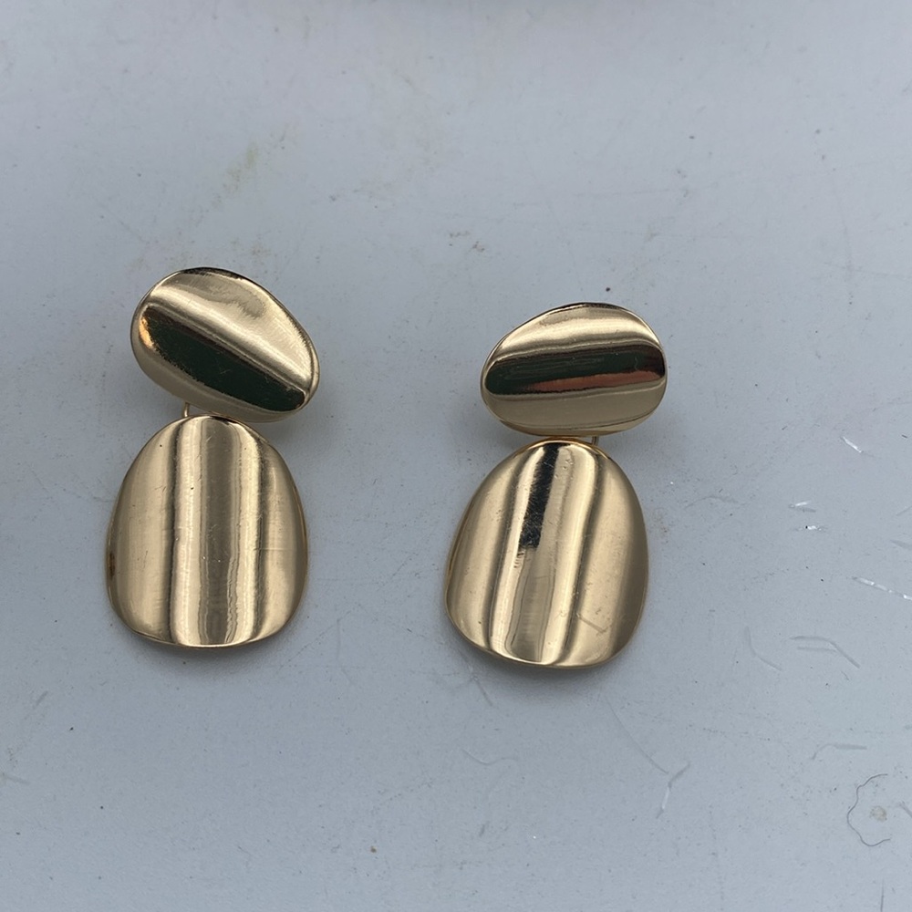 Gold tone oval geometric drop dangle pierced earrings jewelry